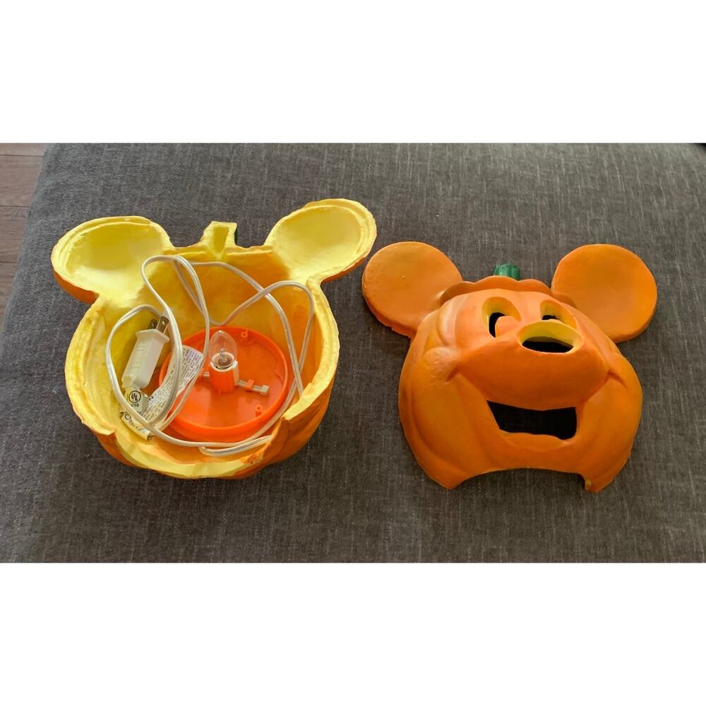 Mickey Mouse Halloween DIY Pumpkin